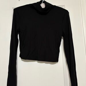 BUNDLE ITEM* Aritzia Black Long Sleeve Crop Top